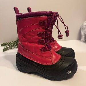 The North Face Alpenglow Big Girls Pink/ Black Snow Boots size 3.